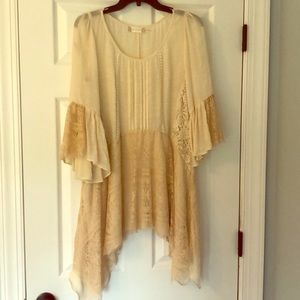 Altar’d state 3/4 sleeve top with lace overlay